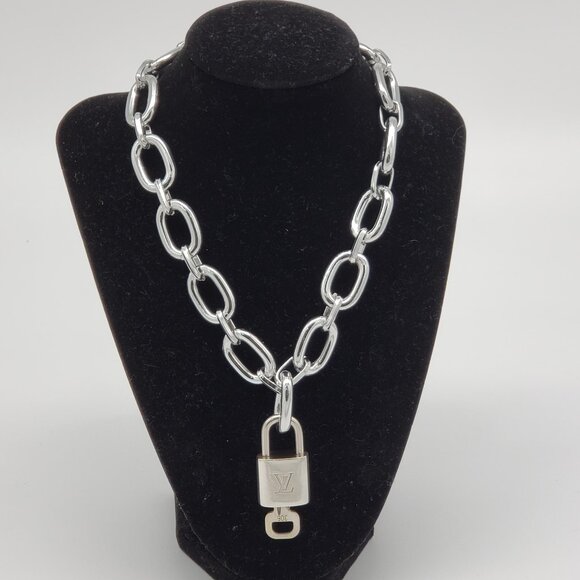Authentic Louis Vuitton Lock & Key with Unbranded Silver Plated Chain Necklace - Picture 1 of 6